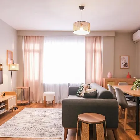 Modern 3br Location In Kadikoy *